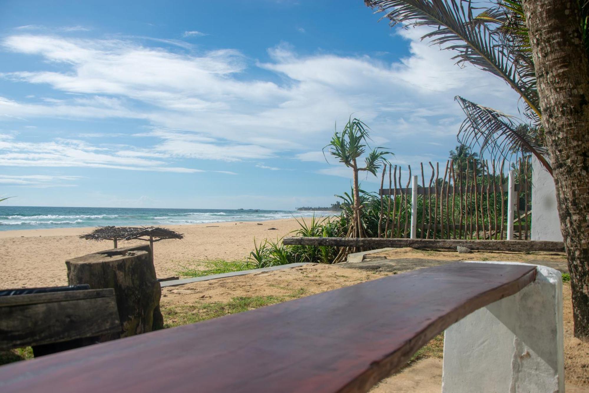Sailors' Bay Bed & Breakfast Hikkaduwa Exterior photo